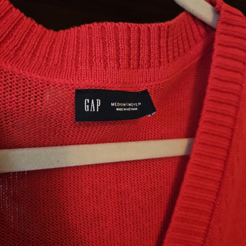GAP red knit vest - Picture 3 of 6